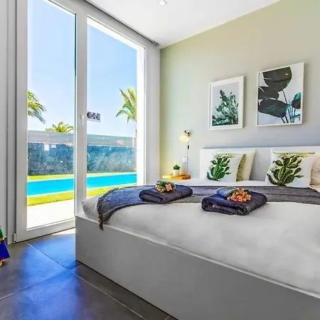 In Playa Blanca Sleeps 6 Includes Swimming Pool And Air Con Villa Playa Blanca (Lanzarote)