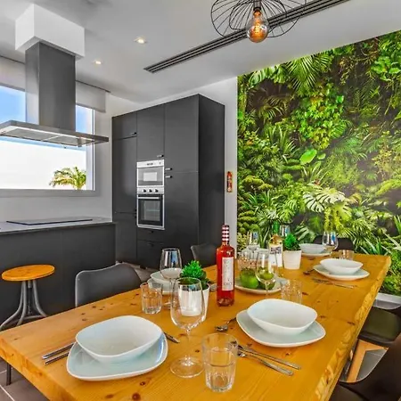 Villa In Playa Blanca Sleeps 6 Includes Swimming Pool And Air Con *